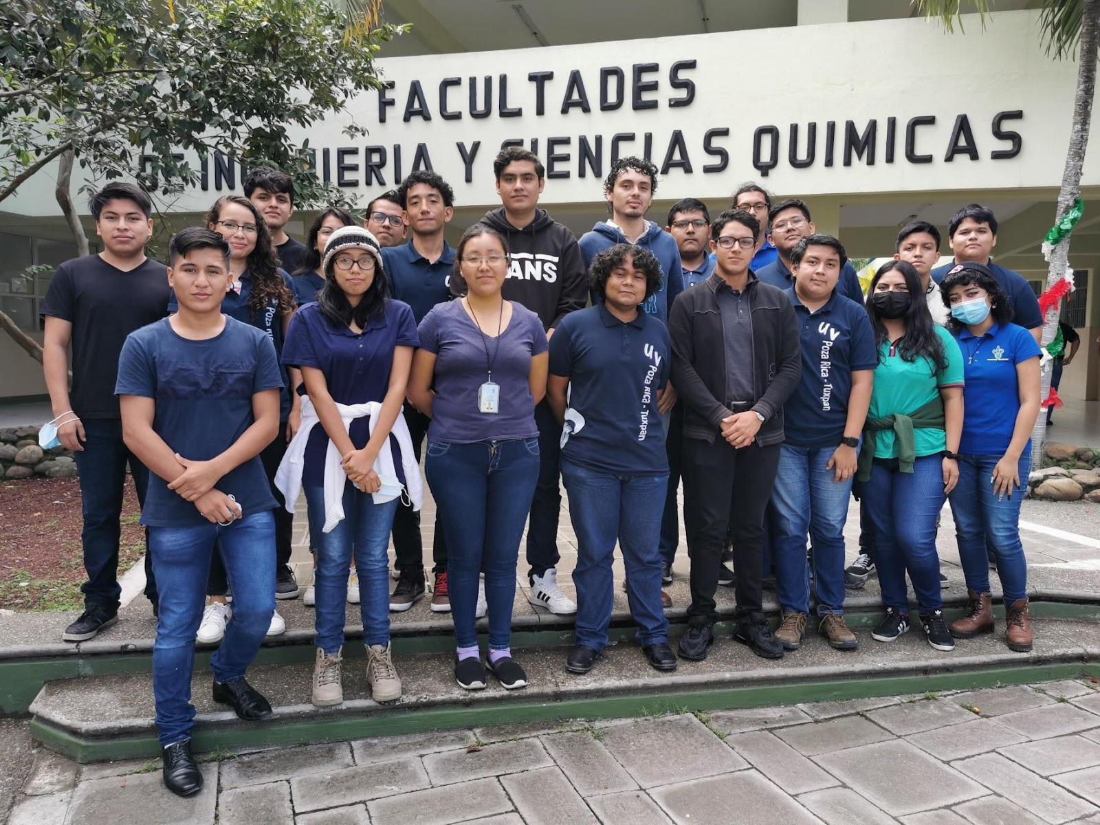 Figura 5.  Evidencia fotográfica del impacto del proyecto en estudiantes del quinto semestre del programa educativo de ingeniería en tecnologías computacionales.